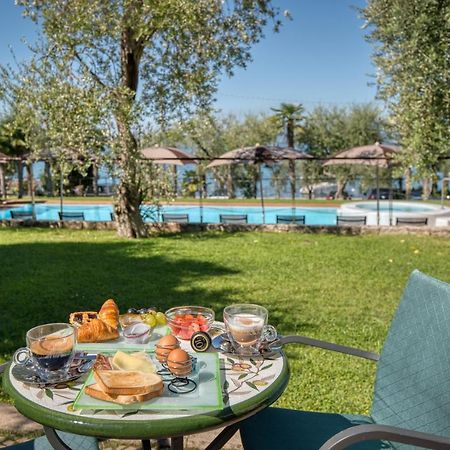 Hotel Eden Torri del Benaco Kültér fotó
