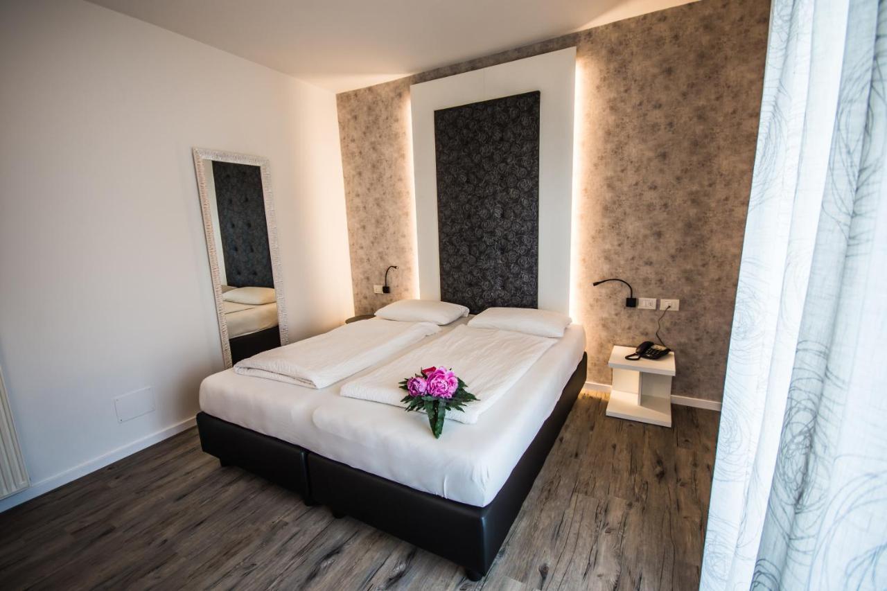 Hotel Eden Torri del Benaco Kültér fotó