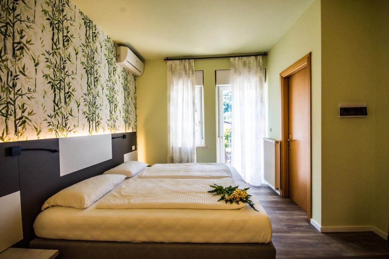 Hotel Eden Torri del Benaco Kültér fotó