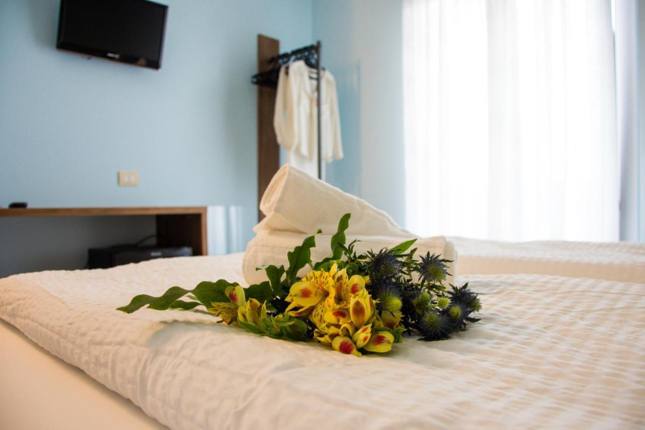 Hotel Eden Torri del Benaco Kültér fotó