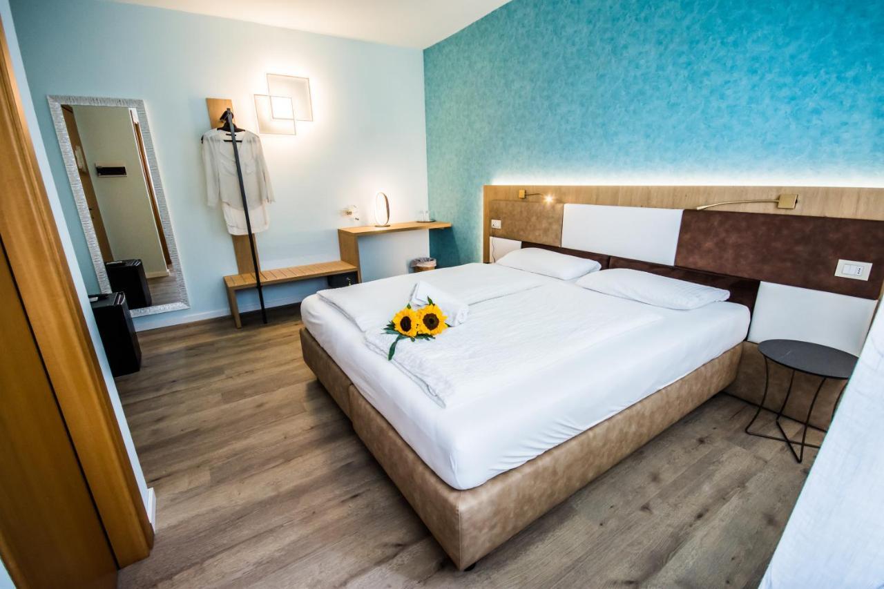 Hotel Eden Torri del Benaco Kültér fotó