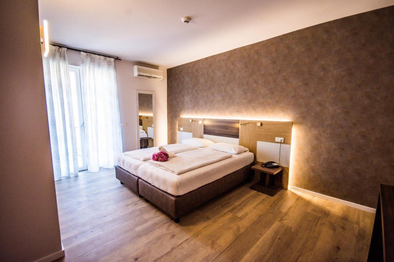 Hotel Eden Torri del Benaco Kültér fotó