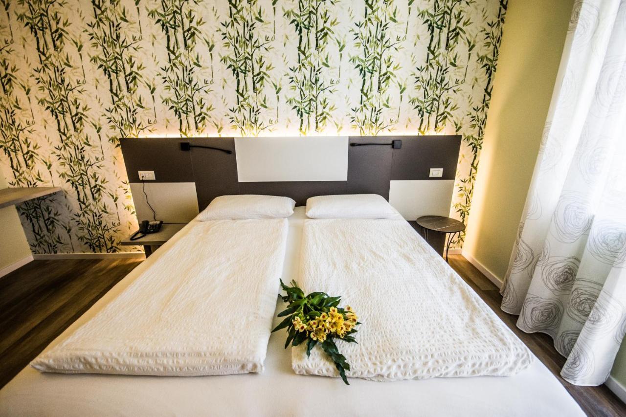 Hotel Eden Torri del Benaco Kültér fotó