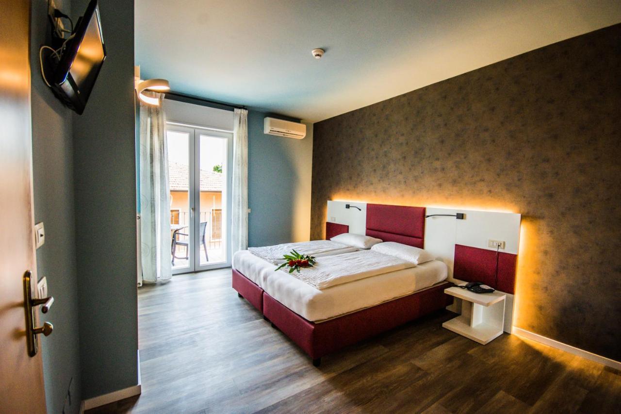 Hotel Eden Torri del Benaco Kültér fotó