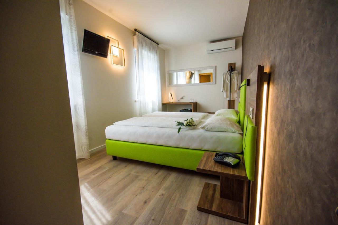 Hotel Eden Torri del Benaco Kültér fotó
