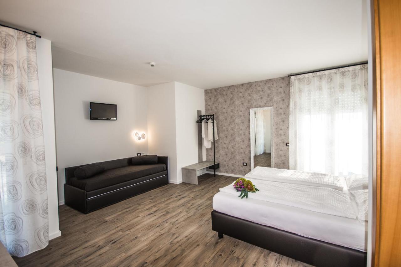 Hotel Eden Torri del Benaco Kültér fotó