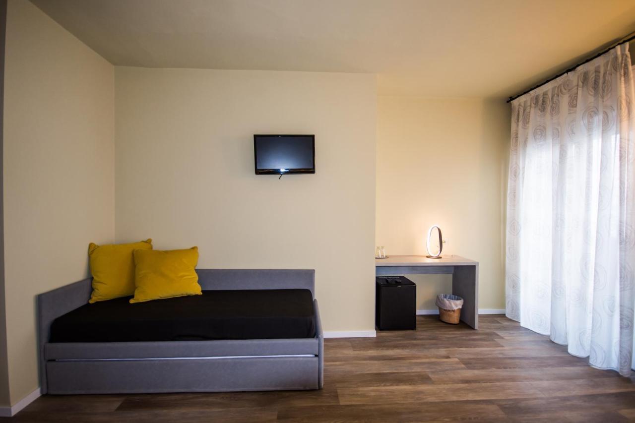 Hotel Eden Torri del Benaco Kültér fotó