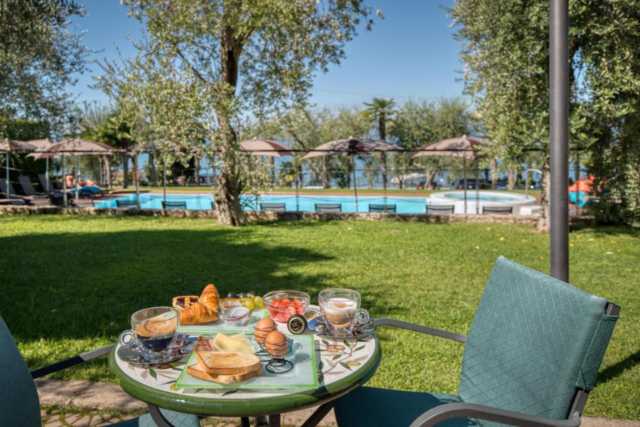 Hotel Eden Torri del Benaco Kültér fotó