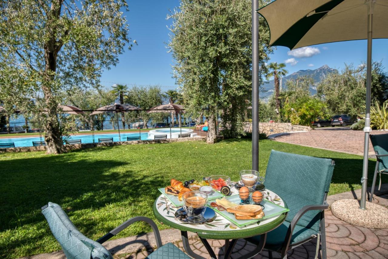 Hotel Eden Torri del Benaco Kültér fotó