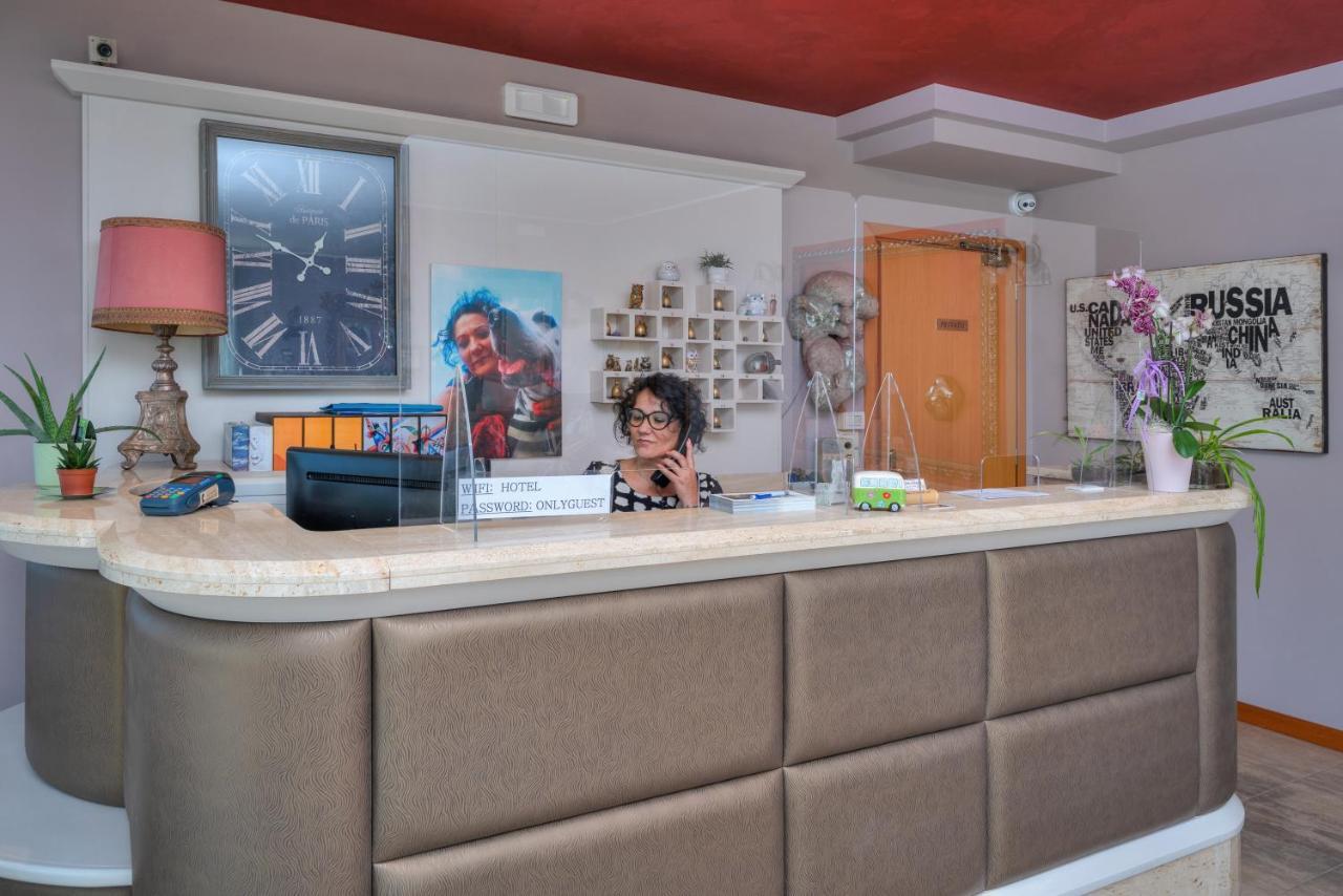 Hotel Eden Torri del Benaco Kültér fotó