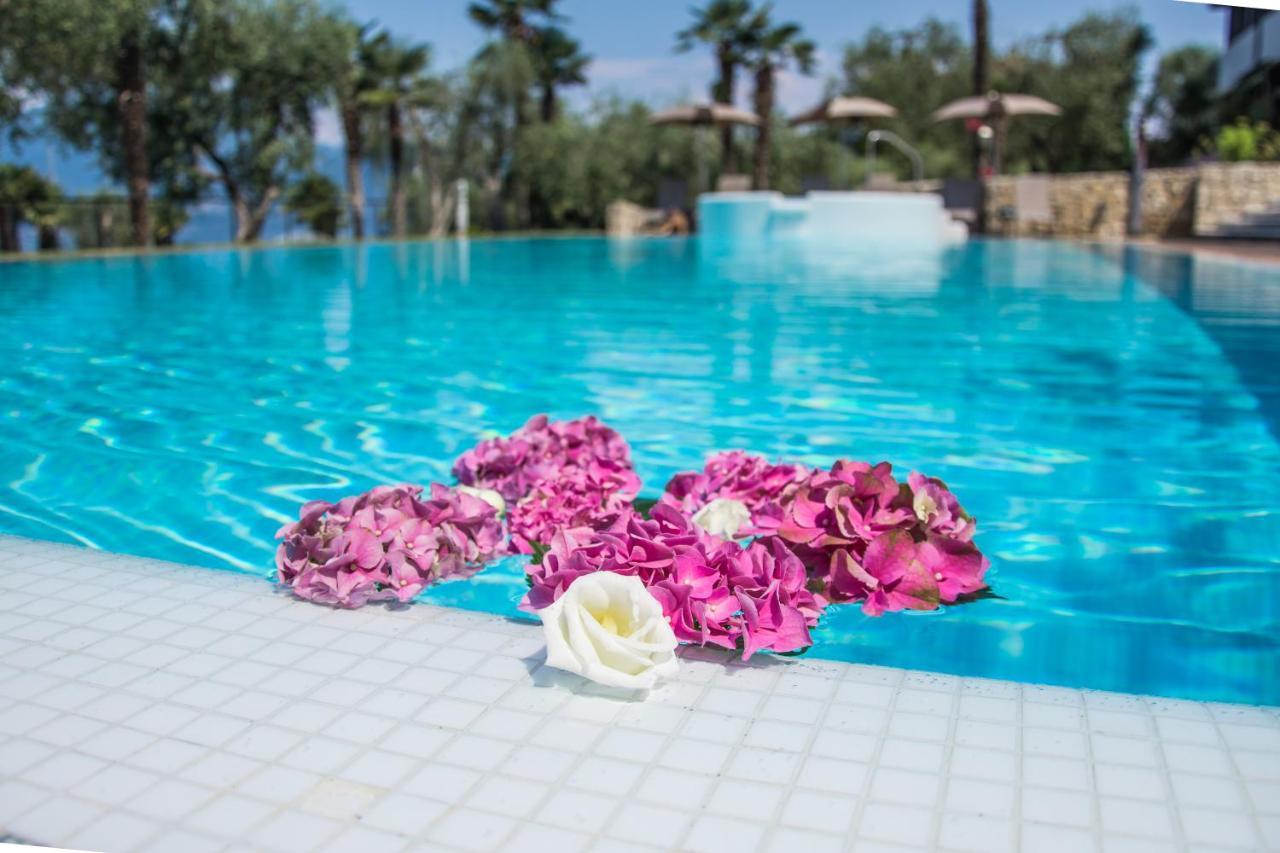 Hotel Eden Torri del Benaco Kültér fotó