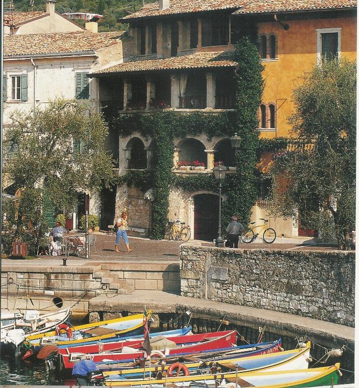 Hotel Eden Torri del Benaco Kültér fotó