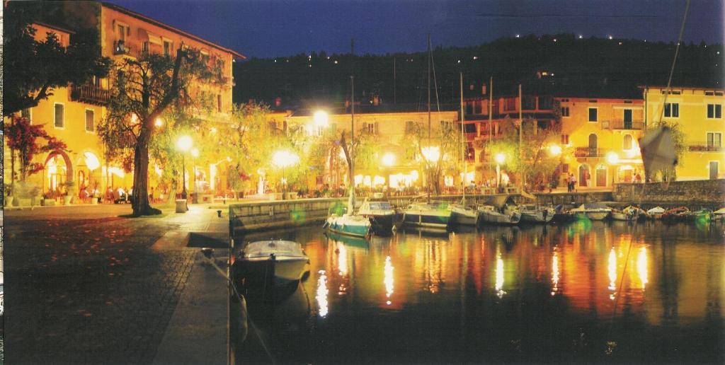 Hotel Eden Torri del Benaco Kültér fotó